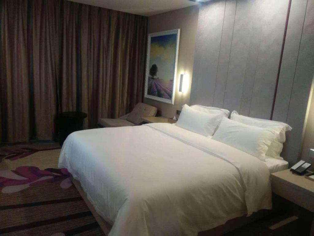 Lavande Hotel Nanchang Ai XI Hu Subway East Station Branch Eksteriør bilde